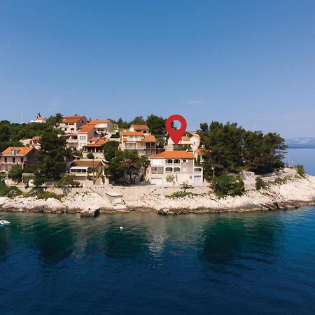 Cozy Apartment In Prigradica With House Sea View 외부 사진