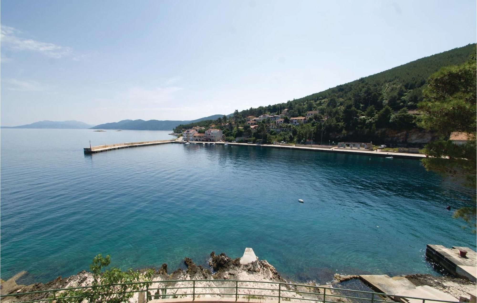 Cozy Apartment In Prigradica With House Sea View 외부 사진