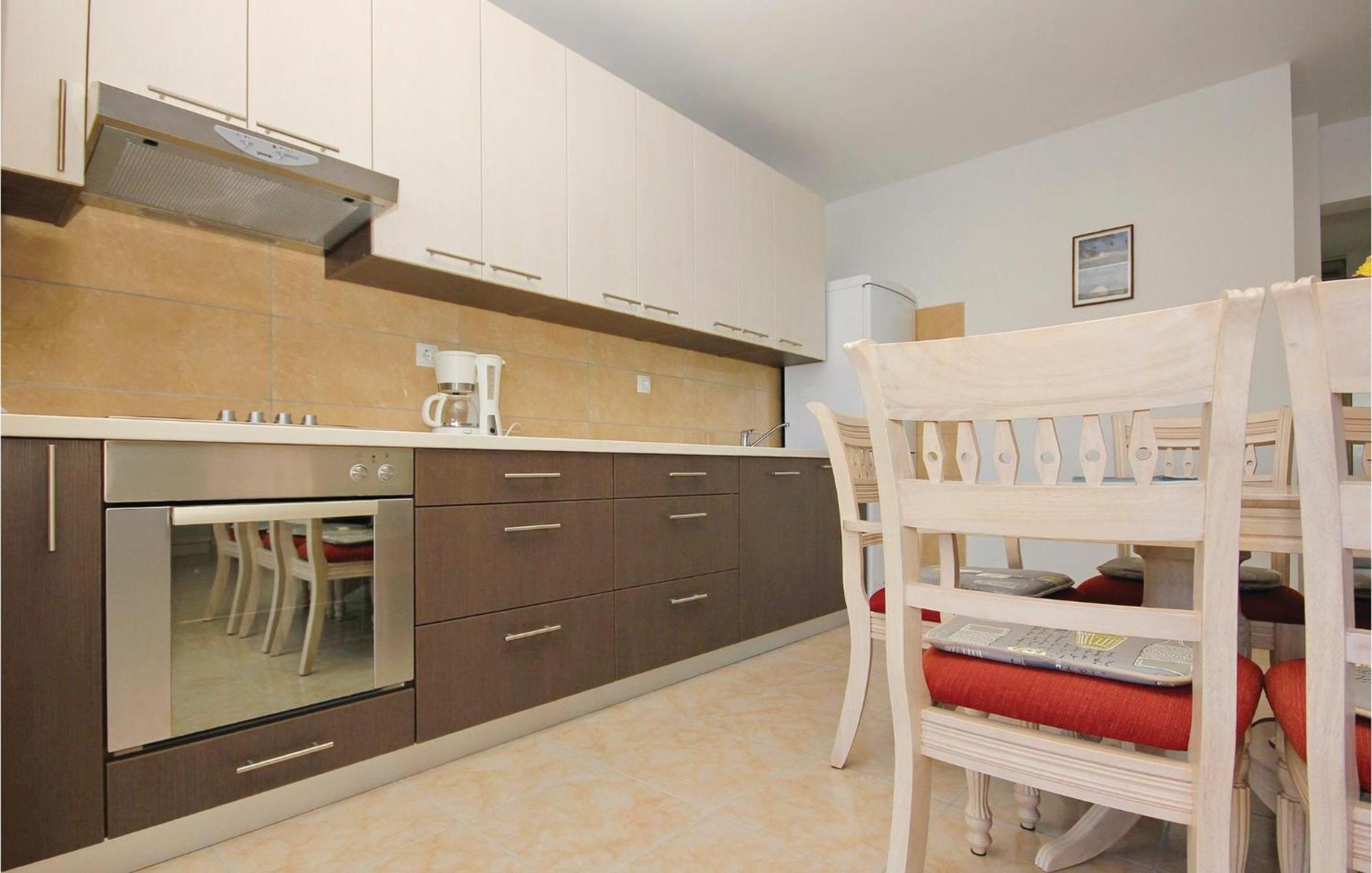 Cozy Apartment In Prigradica With House Sea View 외부 사진