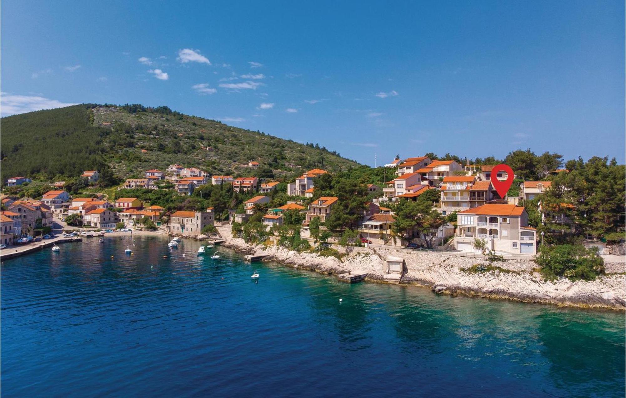 Cozy Apartment In Prigradica With House Sea View 외부 사진