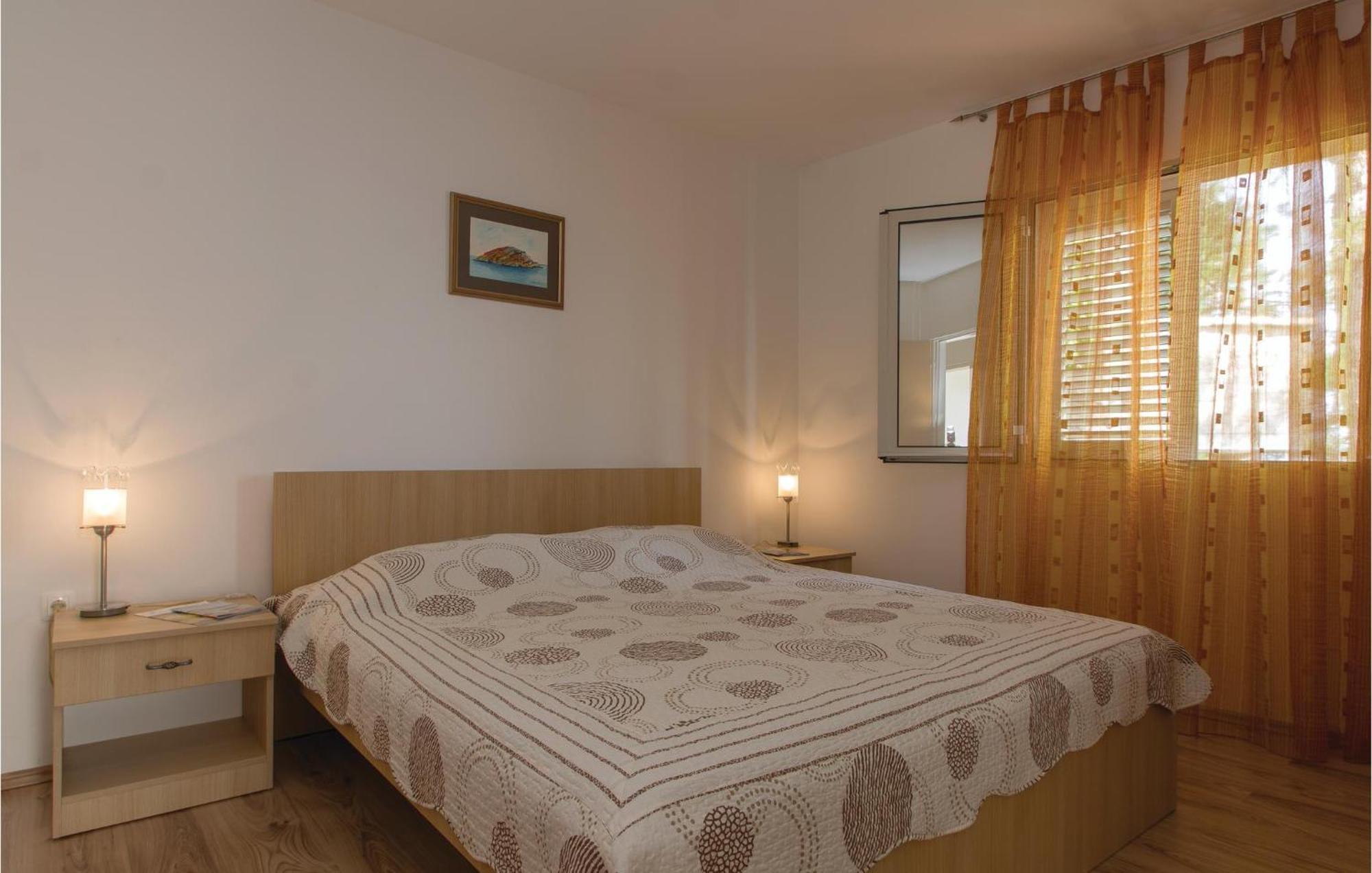 Cozy Apartment In Prigradica With House Sea View 외부 사진